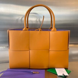 Bottega Veneta Medium Arco Replica Tote Bag bom76039