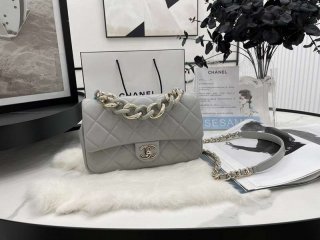 2022 Spring/Summer New Arrivals Chanel Replica Matelasse Chain Bag shr16645