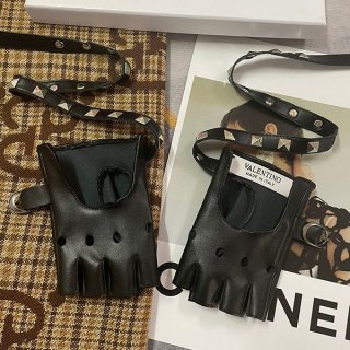 Valentino Rockstud Leather Gloves Replica Vuy89007