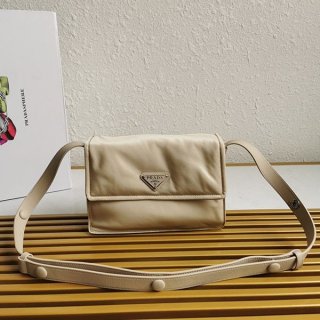Popularity rising Prada fake ☆ Padded flap bag Re-Nylon zipper pocket pui44266
