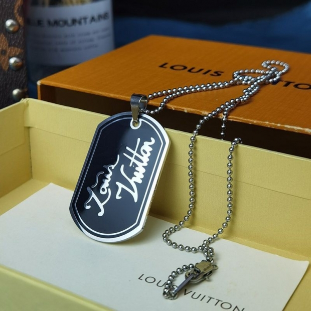 Louis Vuitton Signature Pendant Necklace M00321, not available in Japan