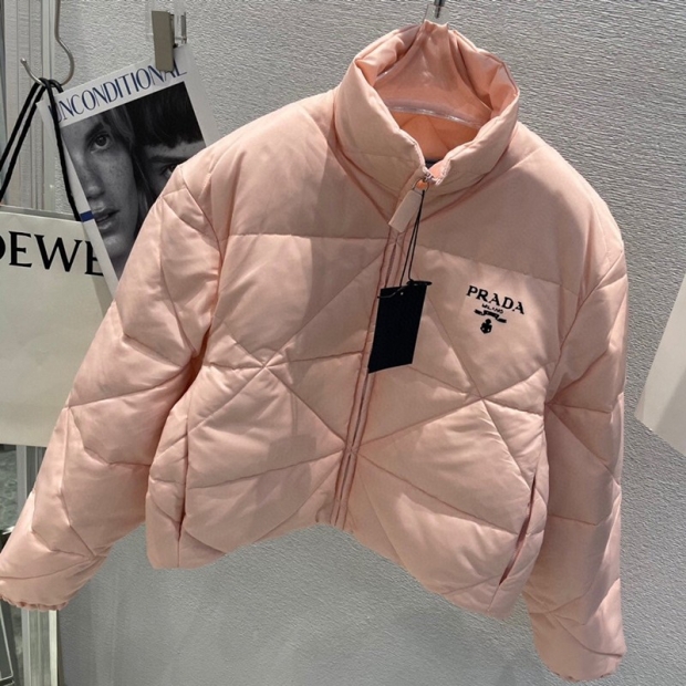 Very popular!! New color★Prada coat replica outlet hooded short down jacket pug41355