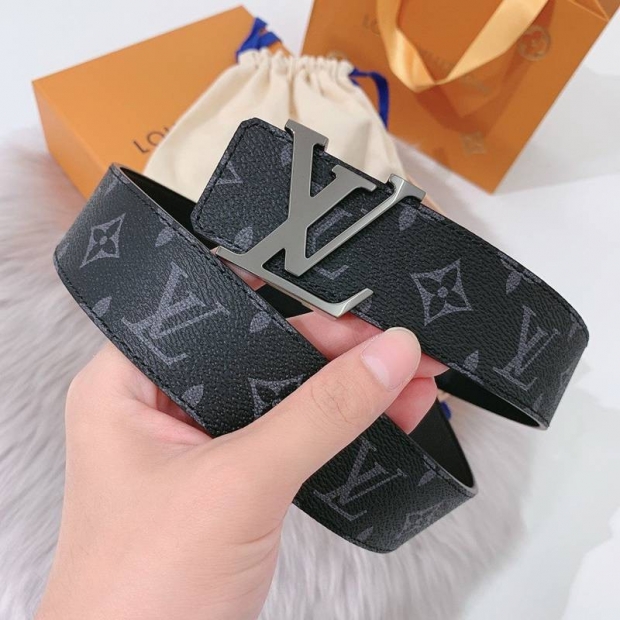 World-famous Louis Vuitton Santur Monogram Print Replica 40MM Reversible Belt vuh51961