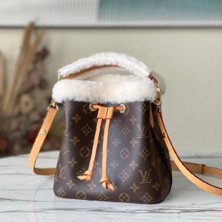 Love at first sight? Louis Vuitton NeoNoe BB handbag replica M46319