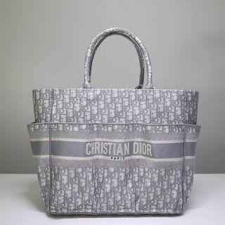 Love at first sight? Dior Book Tote Fake Beach Bag? Dior Oblique Embroidery dev43306