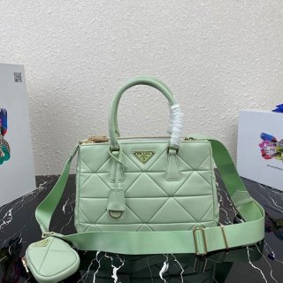 Classic Prada Replica Galleria Saffiano Leather Medium Bag puq17344