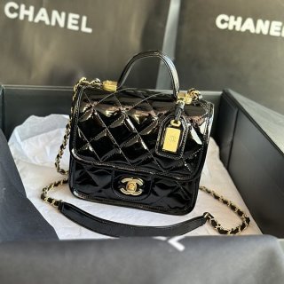Hard to find! Chanel shoulder bag AS36521
