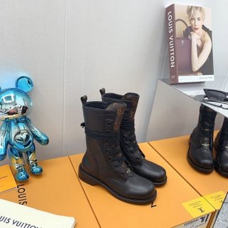 A favorite of many celebrities? Louis Vuitton long boots replica vug05366