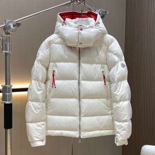 Moncler replica hooded down jacket for a stylish look? mop71732