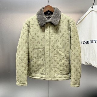 The rapidly growing popularity of Louis Vuitton's Monogram Shearling Blouson Jacket is a fake 1A9K3B