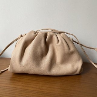 Competitive Bottega Veneta Mini The Pouch Replica Leather Mini Clutch Bag BOM07312