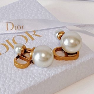Not available in Japan Dior PETIT CD earrings metal resin pearl signature fake deg76404