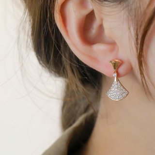 Eye-catching color Bulgari replica Diva Dream earrings in pink gold Buf78569