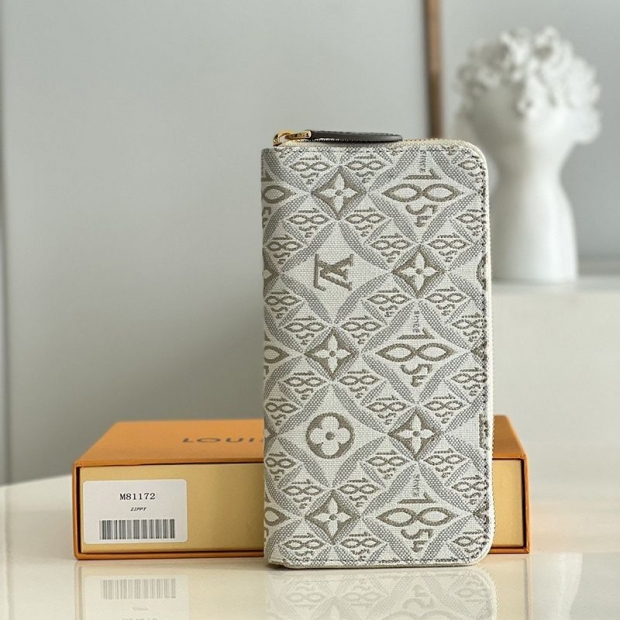 The hottest topic! Louis Vuitton long wallet Zippy since 1854 Super copy M81172