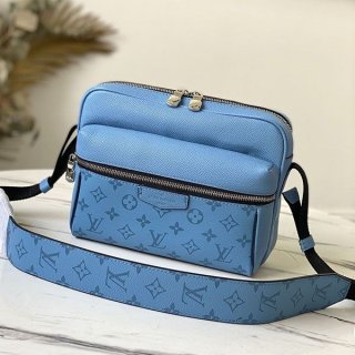 Classic Louis Vuitton Outdoor Replica Messenger M30749