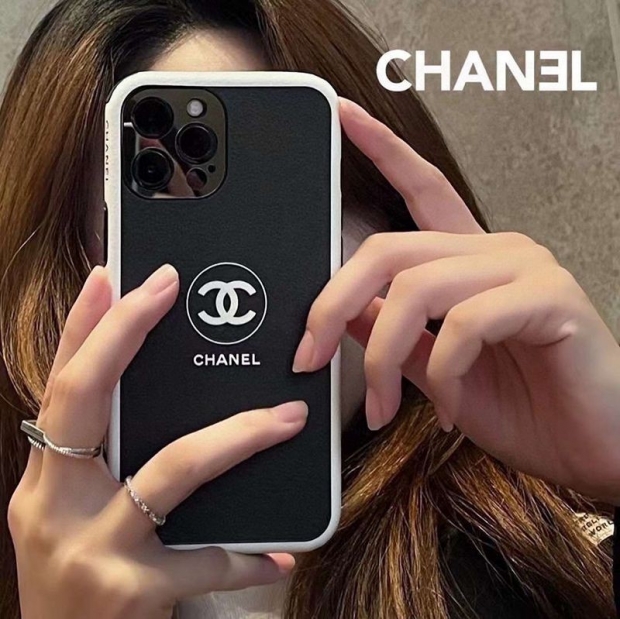 Classic, quick delivery! Chanel smartphone case iPhone 11/12/13 case fake shx30028