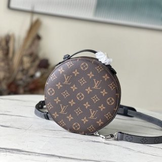 Very popular all over the world? Louis Vuitton Multicle 6 Key Case Replica M46273
