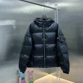 Love at first sight? Replica Prada black down jacket pur20764
