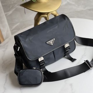 The hot topic! Prada shoulder bag replica 2VD769 puy58346