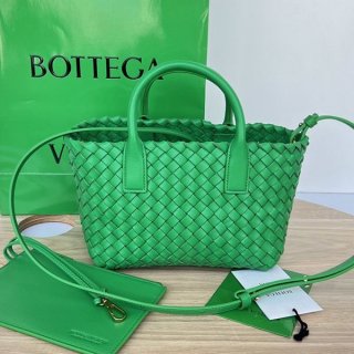 The rapidly growing popularity of Bottega Veneta Mini Kabat Tote Bag, Lambskin, Replica bok40130