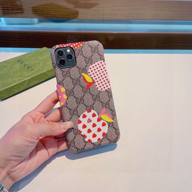 Hard to find Gucci strawberry case replica Strawberry iPhone GG Supreme gur77922