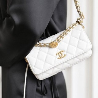 Chanel Badge Replica Gold Chain Flap Bag shb88355