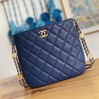 Competition for Chanel 22C Chain Clutch Replica shq42220