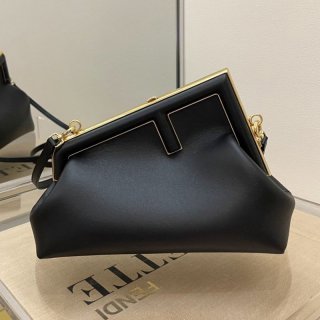 Fendi replica first leather bag, very popular all over the world? fee43855