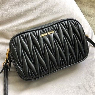 Classic Miu Miu Matelasse Replica Leather Crossbody Bag myu04782