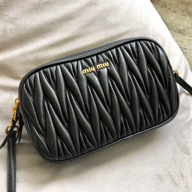Classic Miu Miu Matelasse Replica Leather Crossbody Bag myu04782