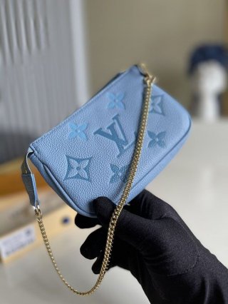Want it? Ultra-limited? Louis Vuitton Shoulder Bag Replica Monogram Empreinte Mini Pochette Accessoires vut50898