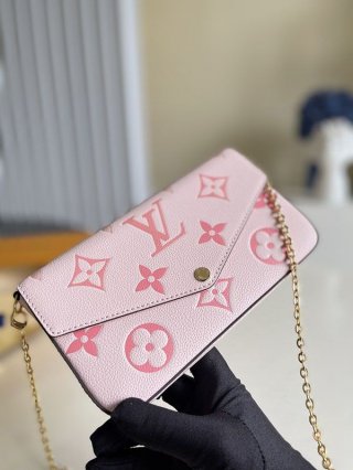 New Fall/Winter Louis Vuitton Shoulder Bag Replica Mini Bag Monogram Empreinte New Chain Wallet vuk40525