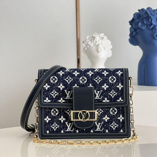 Very popular!! New color Louis Vuitton Dauphine☆Shoulder bag replica Monogram vur46163