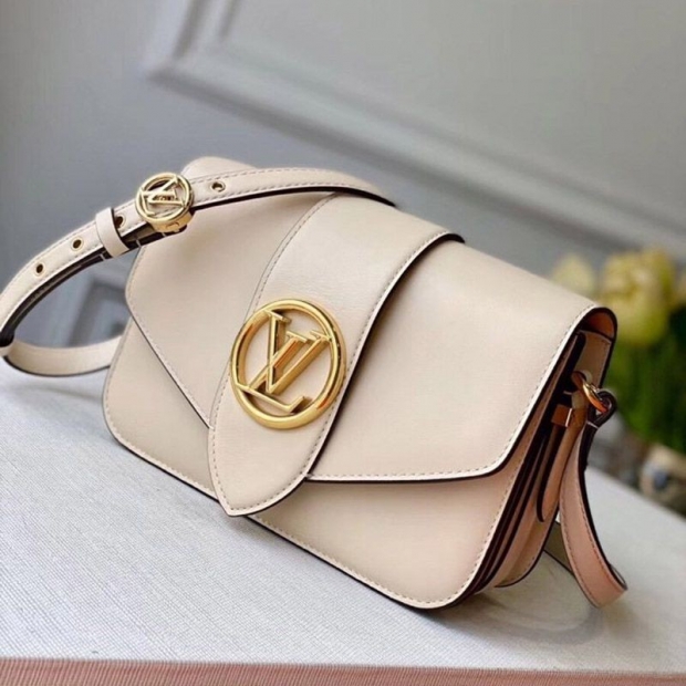 Compact and cute ★ Louis Vuitton ☆ Pont Neuf shoulder bag M55950