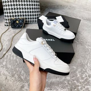 Very popular! Chanel logo leather sneakers replica shr14555