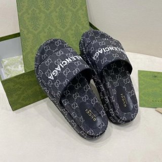 New for Spring/Summer Gucci Balenciaga Replica Maxi GG Canvas Slide Sandals gue35803
