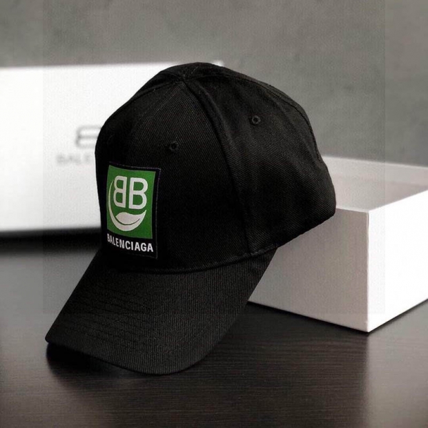 Love at first sight? Balenciaga logo cap replica bay11897