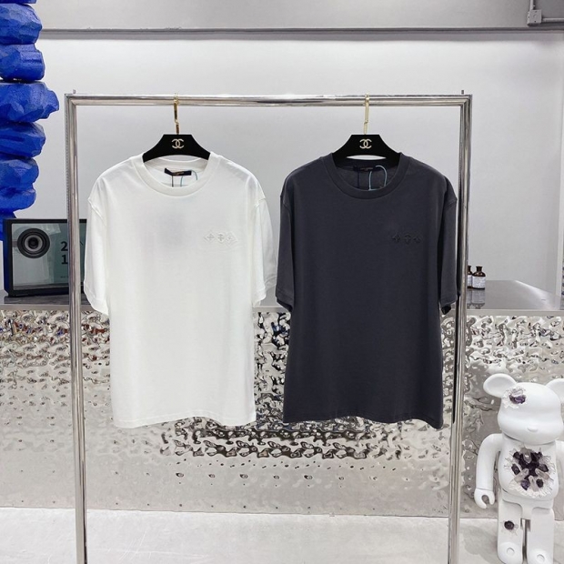 Very popular! Louis Vuitton Legendary Trunk T-shirt replica vuq80333
