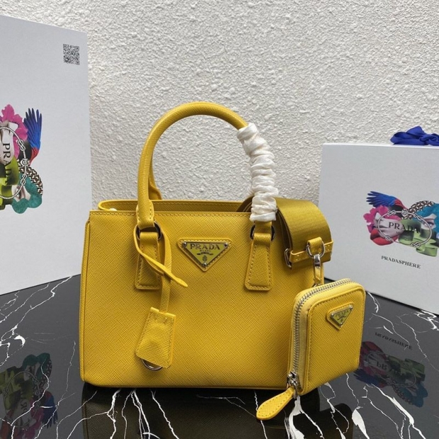 Perfect as a gift? Replica Prada shoulder bag 3way pul76104