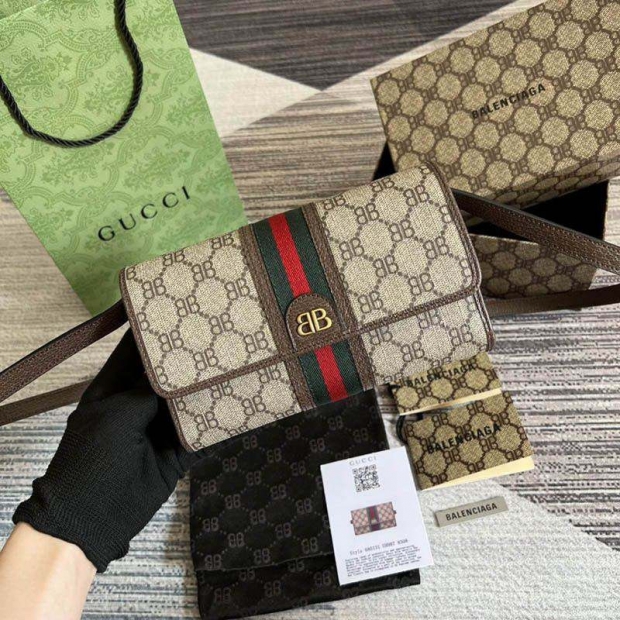 Eye-catching color Balenciaga x Gucci collaboration HACKER Continental long wallet copy gub70518