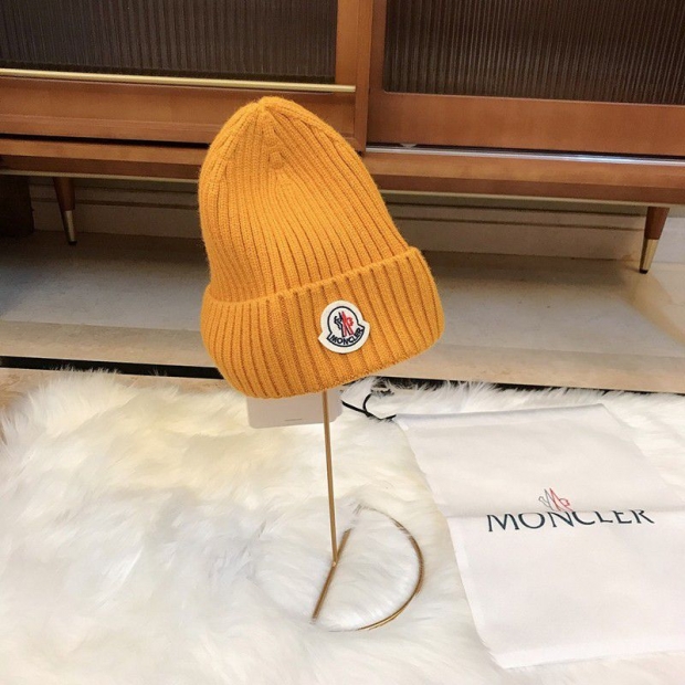 Rare Moncler Replica Ribbed Beanie Logo Patch Knit Hat mot70827