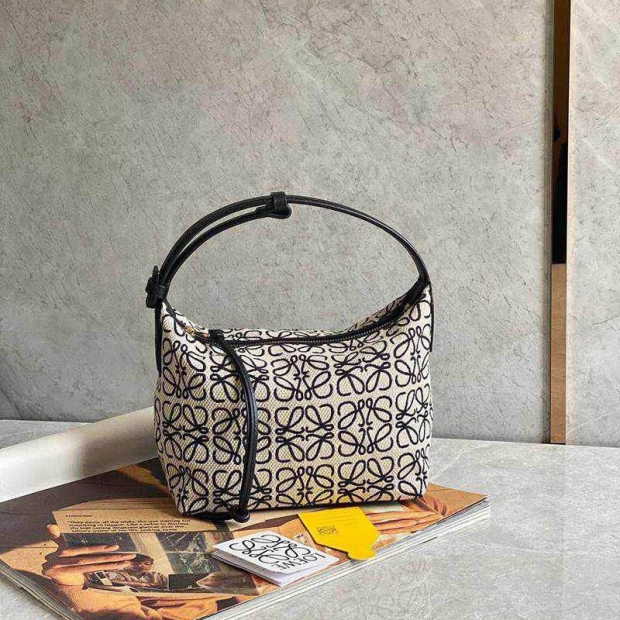 Eye-catching color [Loewe] Cubi Bag Replica Small (Anagram Jacquard) loh63595