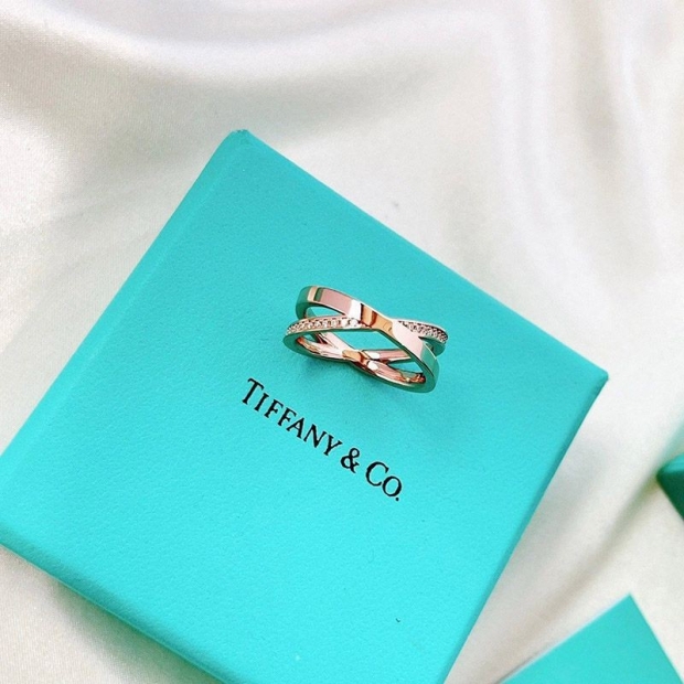 Very popular: Tiffany T narrow ring 45mm 18k gold Tih02817