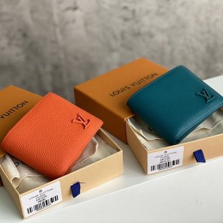 Eye-catching color Louis Vuitton Portefeuille Multiple Replica vuy99593
