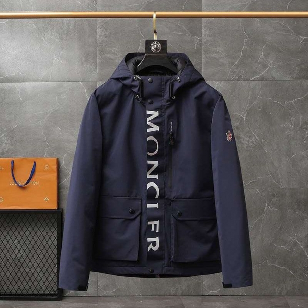 Rare color Moncler replica hooded down jacket mod40127
