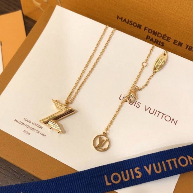 Very popular Louis Vuitton necklace? LV&ME Z replica M61081