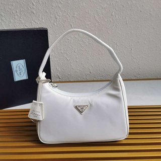 Extremely rare! Popular Prada nylon replica shoulder bag puf04228