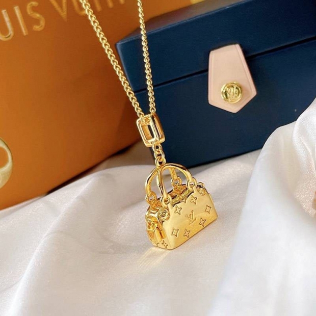 No.1 Popular Louis Vuitton LV Tribute Replica Necklace vux42626