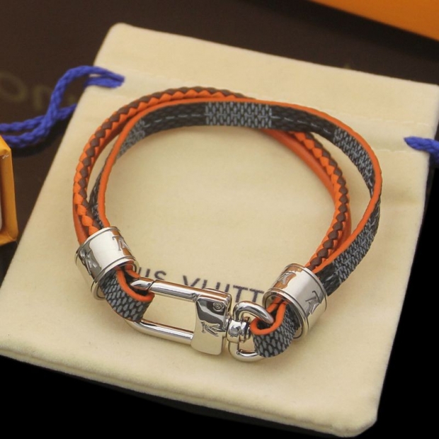 Very popular!! New color Louis Vuitton men's bracelet? LV Treble Monogram fake calfskin M6423E