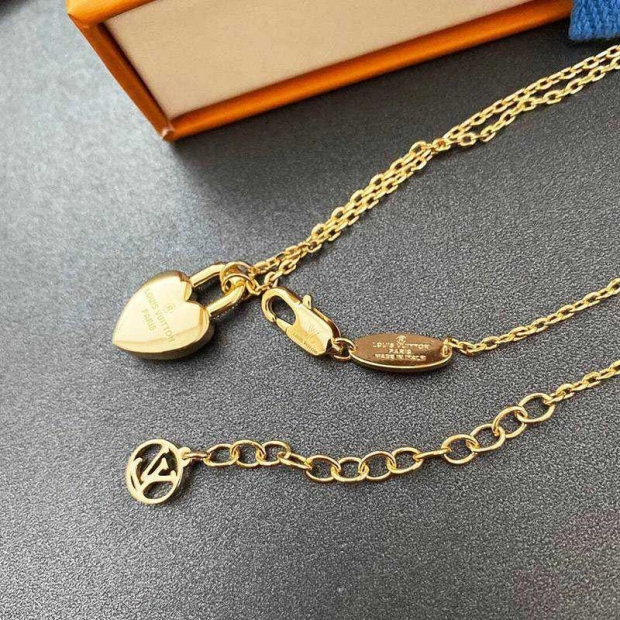 New for Spring Louis Vuitton Heart-Shaped Charm Replica Necklace vuj84737
